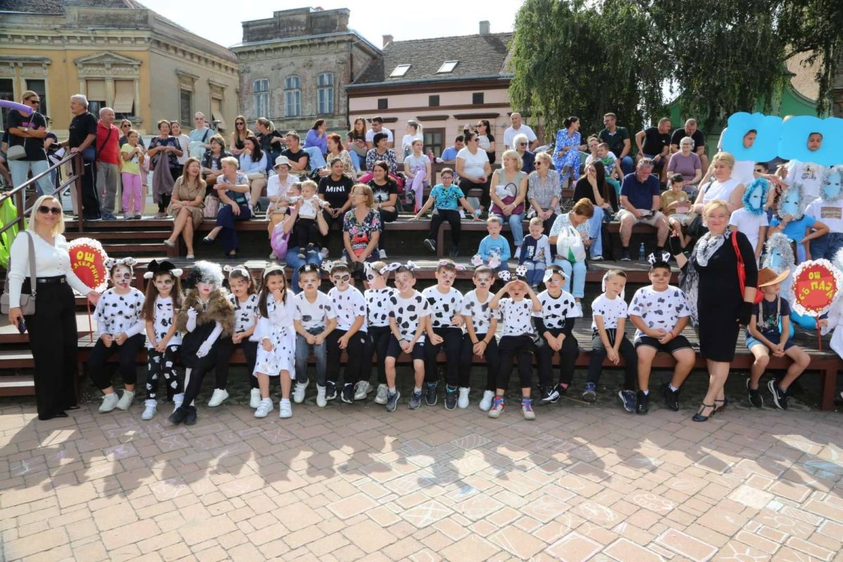 СРЕБРО ЗА НАШЕ „ДАЛМАТИНЦЕ”: УСПЕХ НА ГРАДСКОМ МАСКЕНБАЛУ